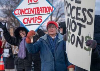 Familia egipcia vuelve a ser arrestada después de 10 meses de detención por ICE