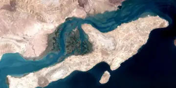 Iran Vows Lasting Grip on Strait of Hormuz After War