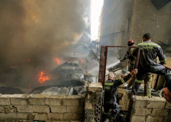 Israel bombardea el Líbano tras el anuncio del alto el fuego de Irán