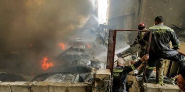 Israel bombardea el Líbano tras el anuncio del alto el fuego de Irán