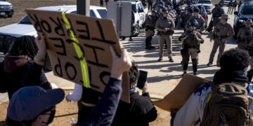 Juez ordena la liberación de una madre y sus cinco hijos detenidos en la cárcel de ICE durante casi un año
