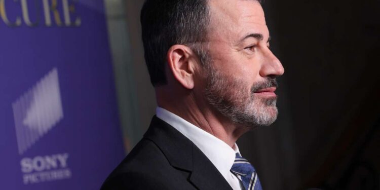 La FCC exige una revisión de todas las licencias de las estaciones ABC tras la broma de Kimmel sobre Trump