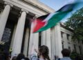 Estudiantes y profesores del MIT se reúnen en el campus para protestar por la participación de la universidad en Israel y mostrar su apoyo a Palestina, el 13 de septiembre de 2024, en Cambridge, Massachusetts.