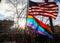 La bandera del Orgullo regresa a Stonewall después de que una demanda condujera a la revocación del gobierno de Trump