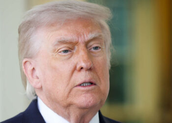 La guerra de Trump contra Irán corre el riesgo de hundir al mundo en una recesión global, dice el FMI