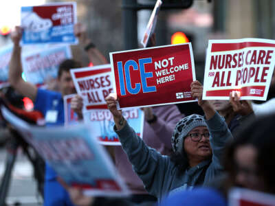 La presencia de ICE persiste en Chicago mientras las redadas cambian a tácticas más silenciosas