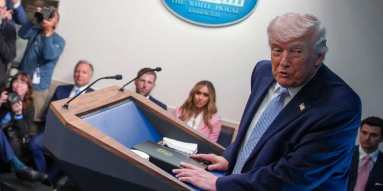 La propuesta presupuestaria de Trump destruye los programas de salud y alimentación para alimentar la máquina de guerra