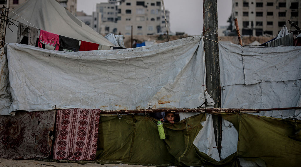 Las bombas han disminuido, pero Israel controla todos los aspectos de nuestras vidas en Gaza