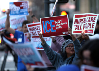 Las enfermeras forjan alianzas para proteger a los pacientes de la represión migratoria de Trump