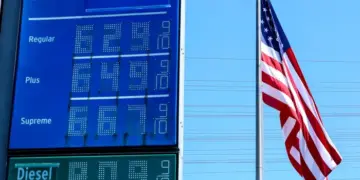 US Retail Sales Jump in March as Higher Gas Prices Lift Spending