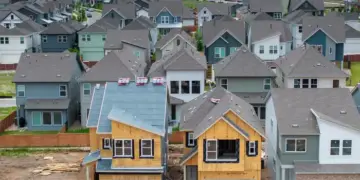 US Homebuilders Lean on Incentives to Unload Homes in Challenging Market