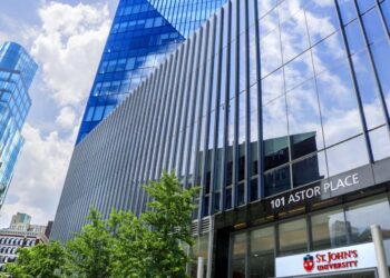 Los profesores luchan contra las tácticas antisindicales en la Universidad de St. John en Nueva York