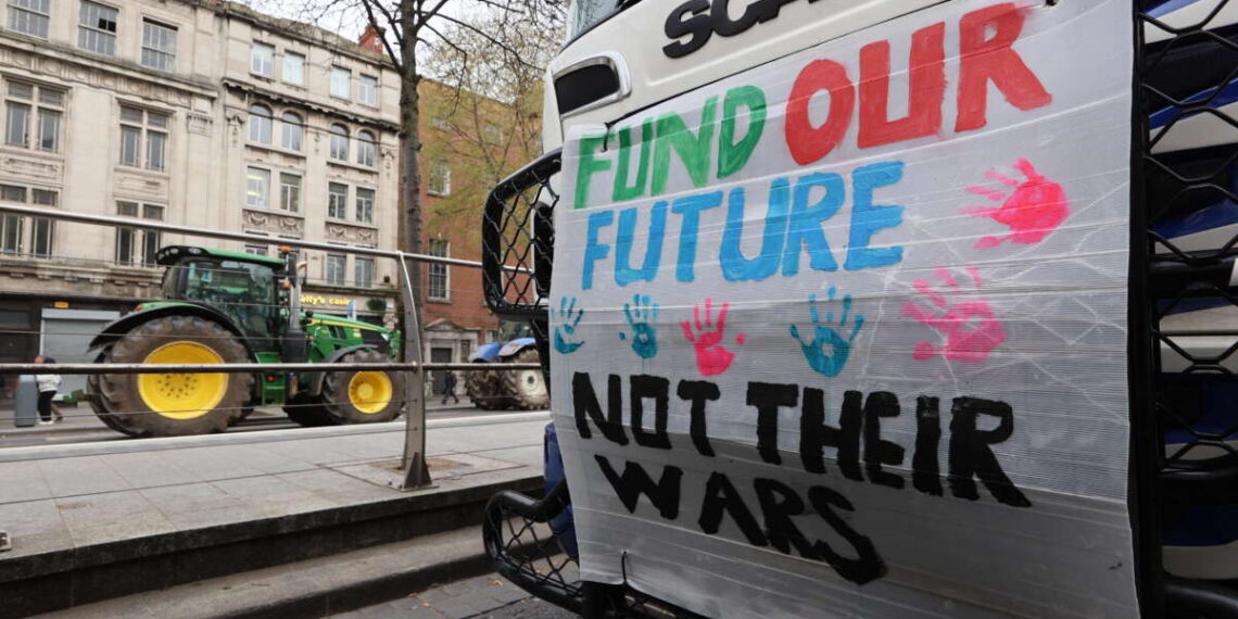 Mientras las protestas por el combustible arrasan Irlanda, la izquierda señala al imperialismo como culpable