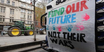 Mientras las protestas por el combustible arrasan Irlanda, la izquierda señala al imperialismo como culpable