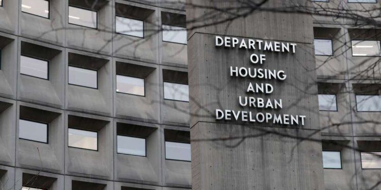 Nueva propuesta de HUD apunta a la protección de viviendas para personas trans