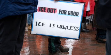 Nuevo México se convierte en el último estado en poner fin a la cooperación con ICE según una nueva ley