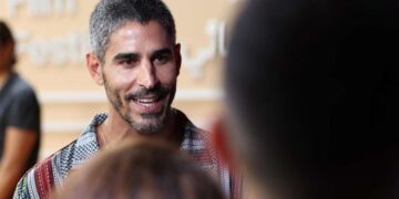 Periodista estadounidense ha estado detenido en Kuwait durante seis semanas, después de compartir el derribo de un avión de combate estadounidense