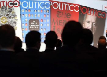 Se informa que el jefe político exige lealtad a Israel al personal editorial