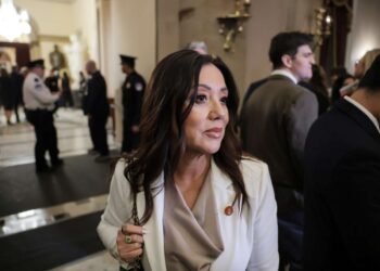 Sec. Laboral. Chávez-DeRemer renuncia en medio de acusaciones de irregularidades