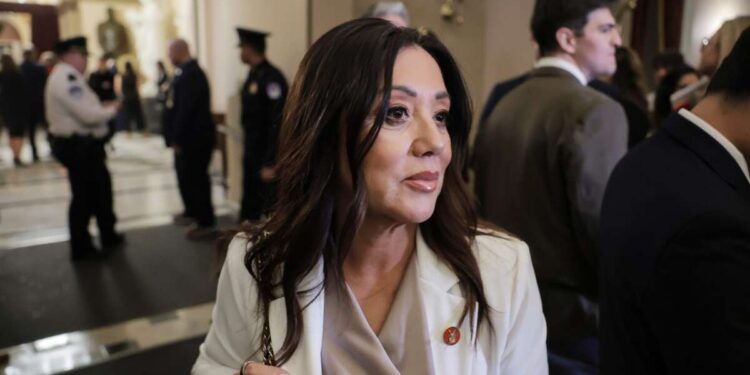 Sec. Laboral. Chávez-DeRemer renuncia en medio de acusaciones de irregularidades