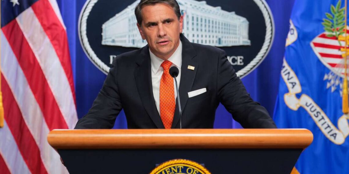 Todd Blanche dice que los estadounidenses “deberían estar contentos” con el uso del Departamento de Justicia como arma por parte de Trump