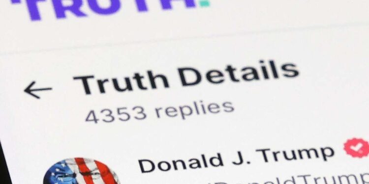 Trump comparte transcripción de podcast racista llena de ataques a inmigrantes