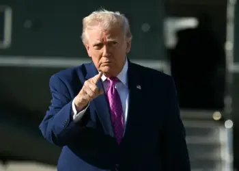 Trump Says US ‘Loading up the Ships’ Ahead of Iran Talks, Signals Military Option If Diplomacy Fails