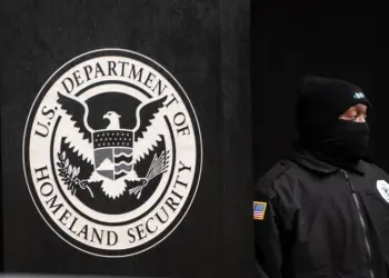 Trump Signs Memo to Pay All DHS Employees During Shutdown