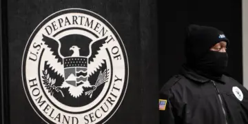 Trump Signs Memo to Pay All DHS Employees During Shutdown