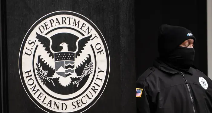 Trump Signs Memo to Pay All DHS Employees During Shutdown