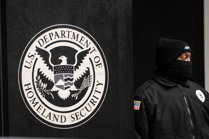 Trump Signs Memo to Pay All DHS Employees During Shutdown