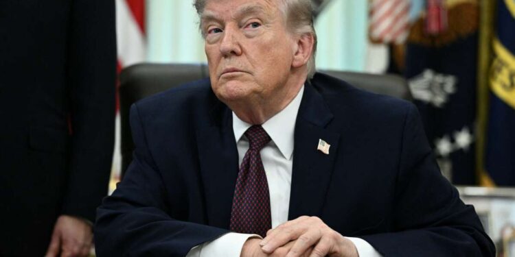 Trump sugiere sin fundamento que Irán y Estados Unidos gestionarán conjuntamente el estrecho de Ormuz