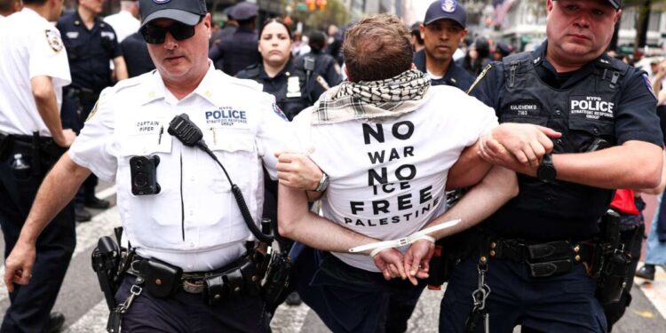 Una encuesta revela que sólo el 4 por ciento de los demócratas apoya el aumento de la ayuda militar a Israel