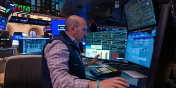 Wall Street Review: Stock Rally Broadens as S&P 500, Nasdaq Hit New Record Highs