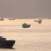 Barcos y embarcaciones en el Estrecho de Ormuz, Musandam, Omán, el 1 de mayo de 2026. (Reuters)