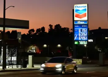 Chevron, Exxon Decline to Boost Oil Production Despite Trump Admin Requests