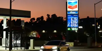 Chevron, Exxon Decline to Boost Oil Production Despite Trump Admin Requests
