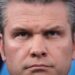 El secretario de Guerra de Estados Unidos, Pete Hegseth, responde preguntas durante una conferencia de prensa en el Pentágono el 31 de marzo de 2026 en Arlington, Virginia.