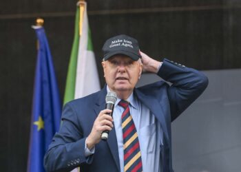 Graham dice que la “victoria” de Estados Unidos sería abrir el estrecho que estaba abierto antes de la guerra
