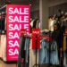 Ventas en un centro comercial en Columbia, Maryland, el 24 de noviembre de 2025. (Madalina Kilroy/The Epoch Times)
