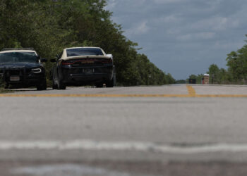 La policía de Miami se ha convertido en una patrulla que muestra sus documentos a pesar de la oposición pública