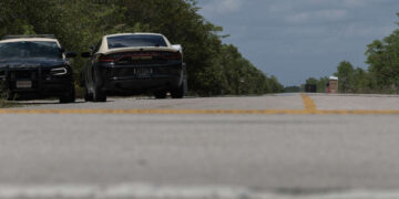 La policía de Miami se ha convertido en una patrulla que muestra sus documentos a pesar de la oposición pública