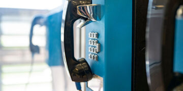 Las llamadas telefónicas gratuitas ahorraron a personas encarceladas y a sus seres queridos 622,5 millones de dólares