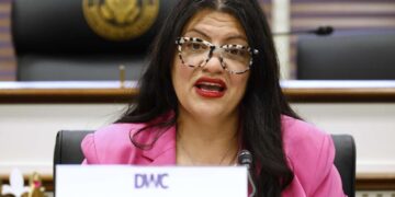 Tlaib: El gobierno de Trump debe retractarse de las afirmaciones “difamatorias” sobre los activistas de la flotilla de Gaza