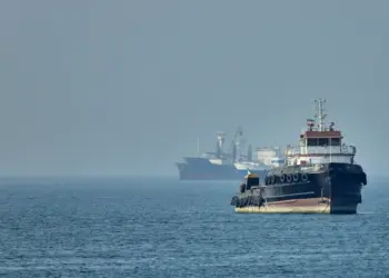 Trump Paused Hormuz Naval Mission Amid Progress in Iran Talks: Israeli Officials