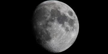 Glover, primer astronauta negro en viajar a la Luna, se retira