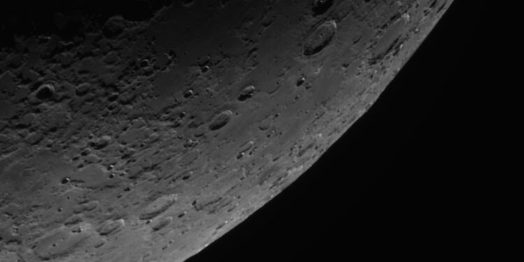 Christina Koch, primera mujer que viaja a la Luna, prepara su relevo