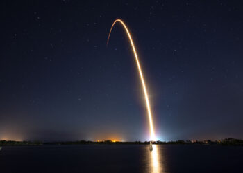 Starship entra en órbita por primera vez y despliega 26 satélites